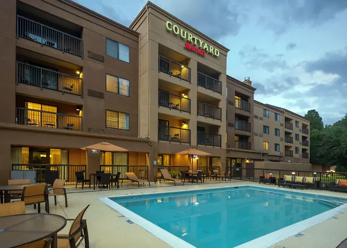 Courtyard Hanes Mall 3* Winston-Salem
