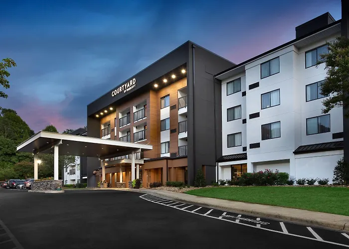 Courtyard Hanes Mall Hotel